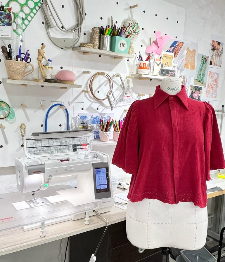 Una nueva compañera de taller – Copycat